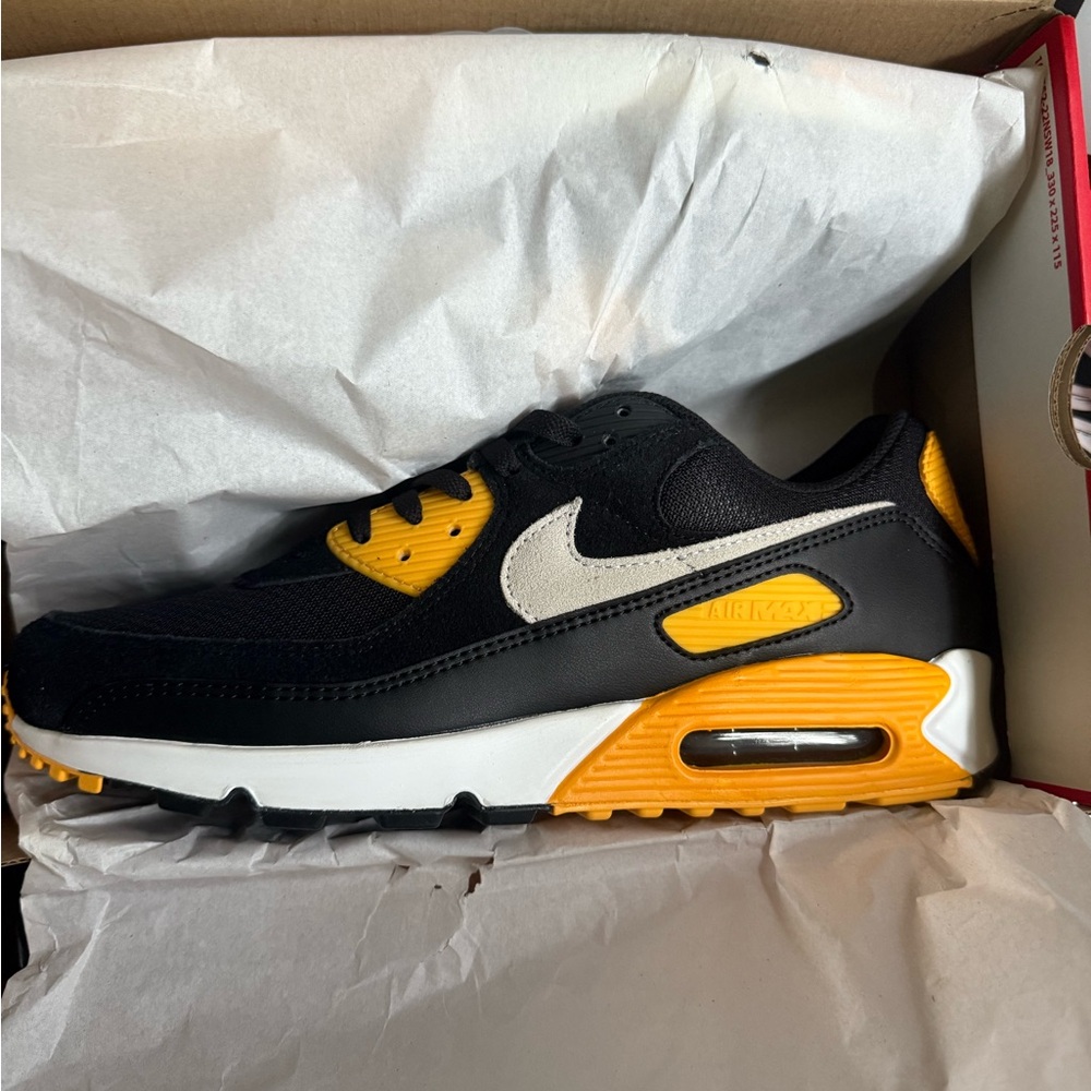 Nike Air Max 90 Black and Yellow Sneakers